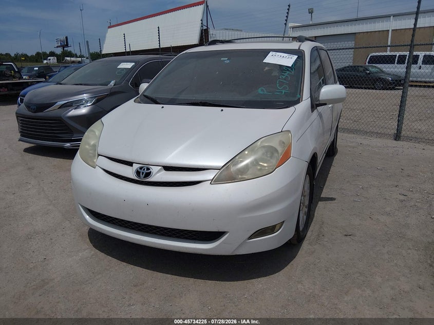 2007 TOYOTA SIENNA auction photo 2