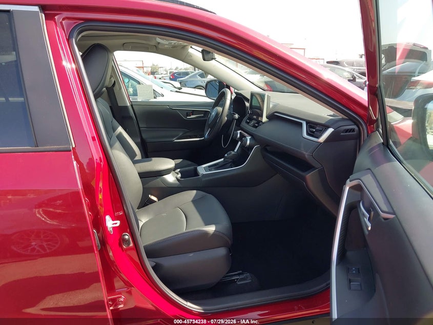 2025 TOYOTA RAV4 auction photo 5