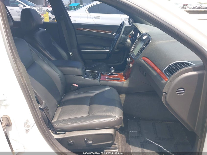 2012 CHRYSLER 300 auction photo 5