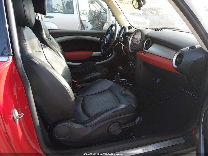 2011 MINI COOPER S auction photo 5
