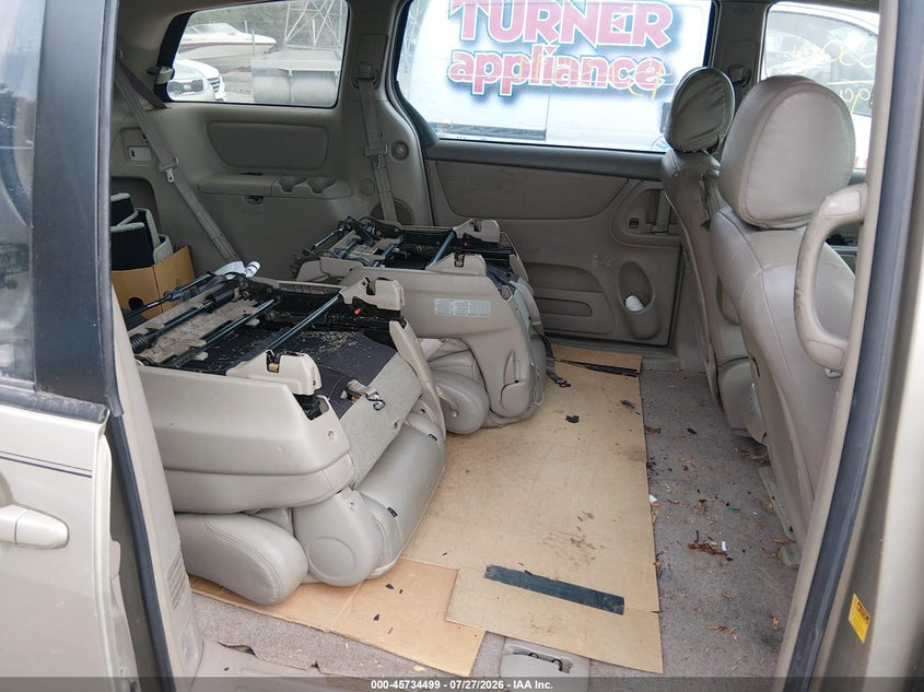 2006 TOYOTA SIENNA auction photo 8