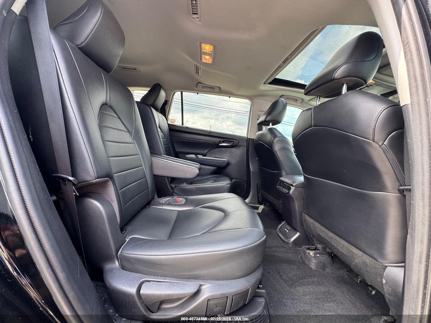 2021 TOYOTA HIGHLANDER auction photo 6