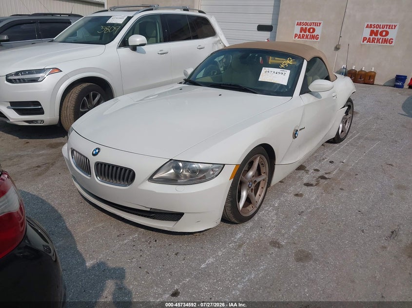 2006 BMW Z4, Rear, IAAI, VIN 4USBU53516LX01309 — photo 2