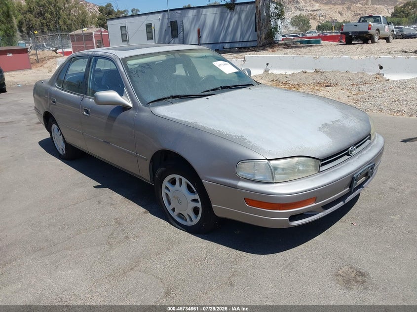 1994 TOYOTA CAMRY auction photo 1