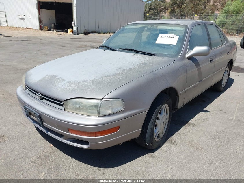1994 TOYOTA CAMRY auction photo 2