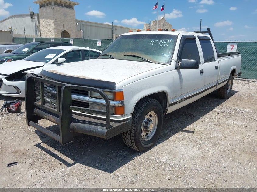 1999 CHEVROLET C/K 3500 auction photo 2