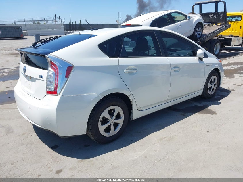 2014 TOYOTA PRIUS auction photo 4