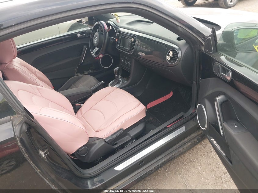 2012 VOLKSWAGEN BEETLE auction photo 5