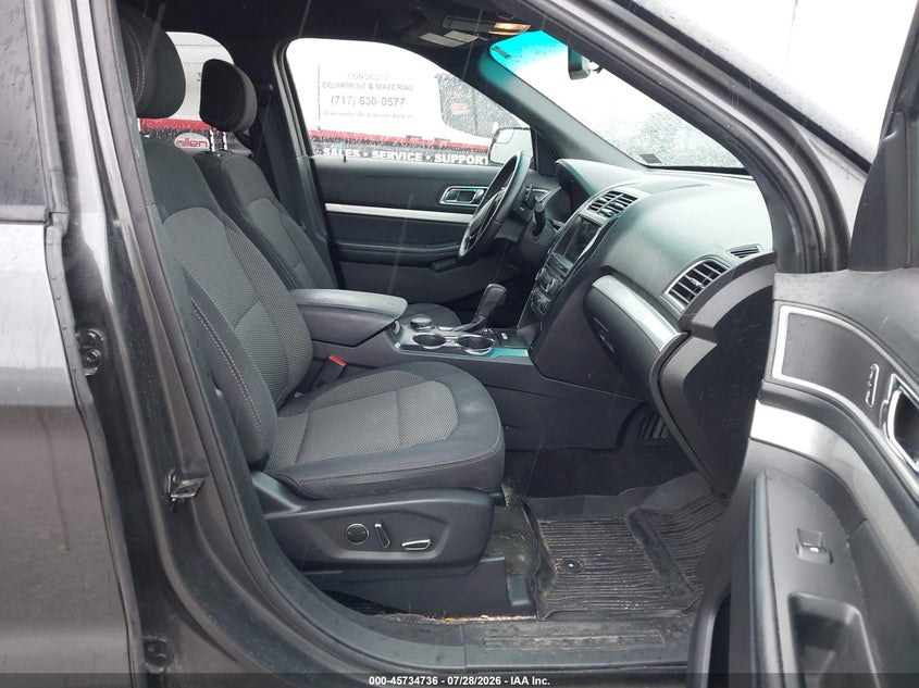 2017 FORD EXPLORER auction photo 5