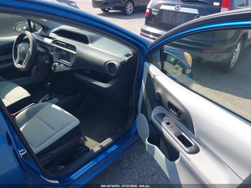 2014 TOYOTA PRIUS C auction photo 5