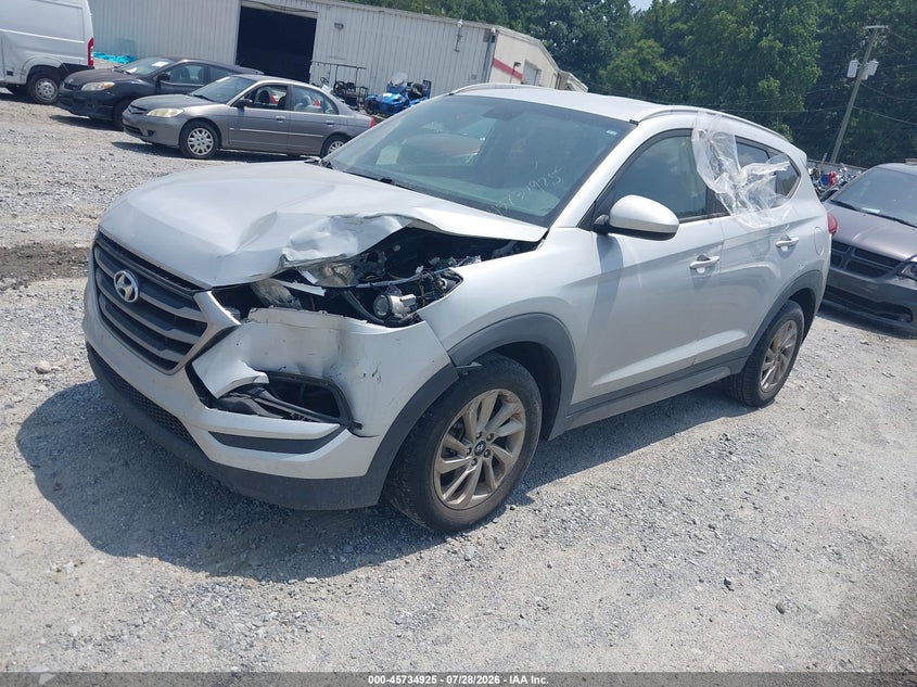 2017 HYUNDAI TUCSON auction photo 2