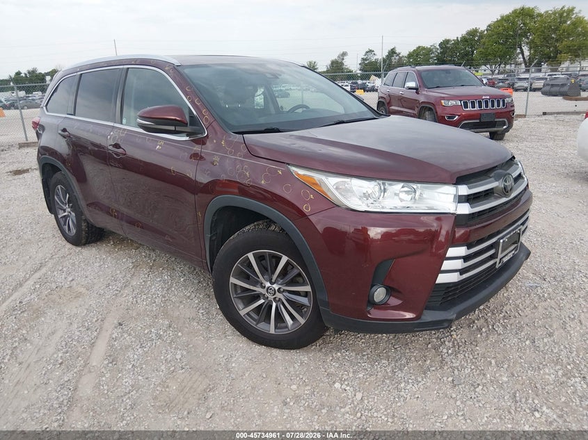 Vin: 5tdjzrfh3js489648, lot: 46233665, toyota highlander xle 2018 img_1
