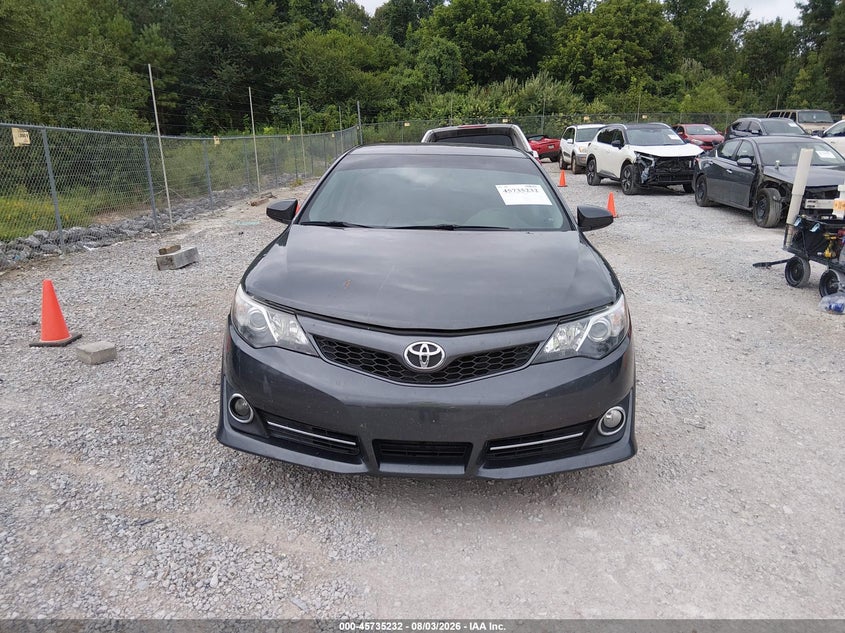 Фото 12 - TOYOTA CAMRY