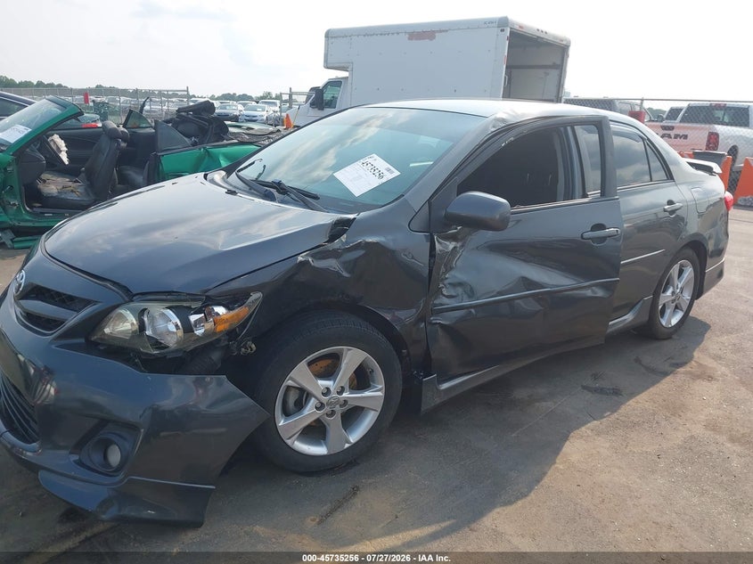 2013 TOYOTA COROLLA auction photo 6