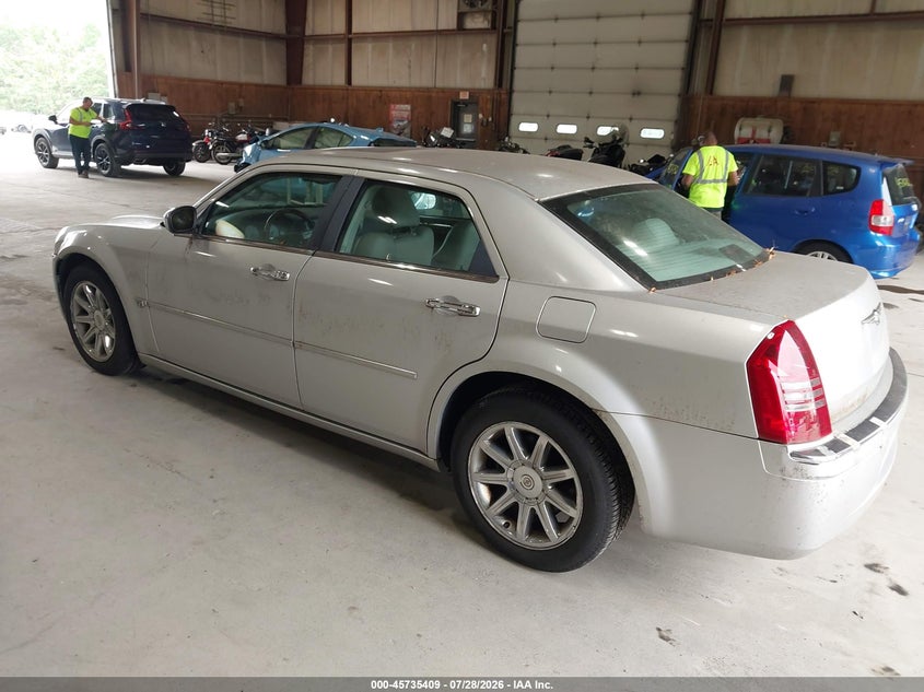 2005 CHRYSLER 300C auction photo 3