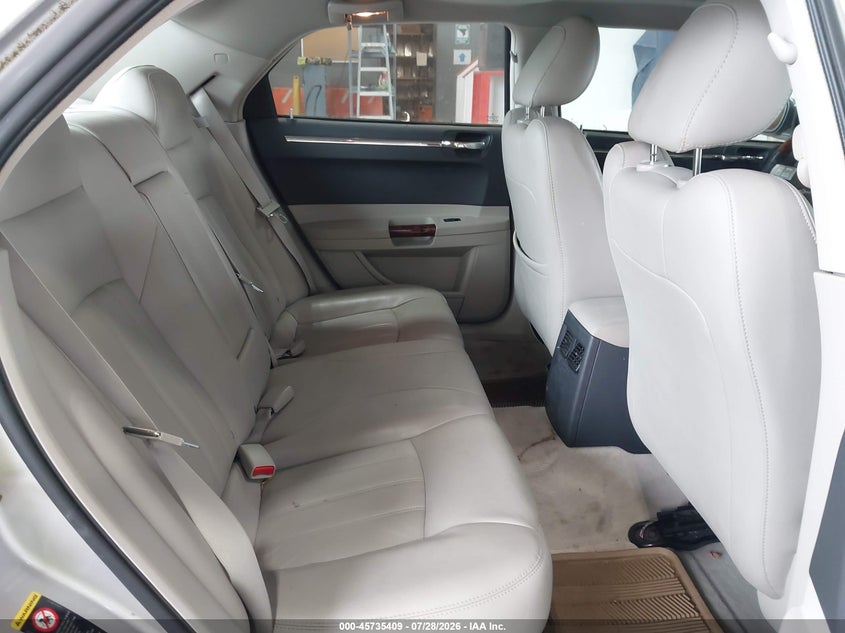 2005 CHRYSLER 300C auction photo 8