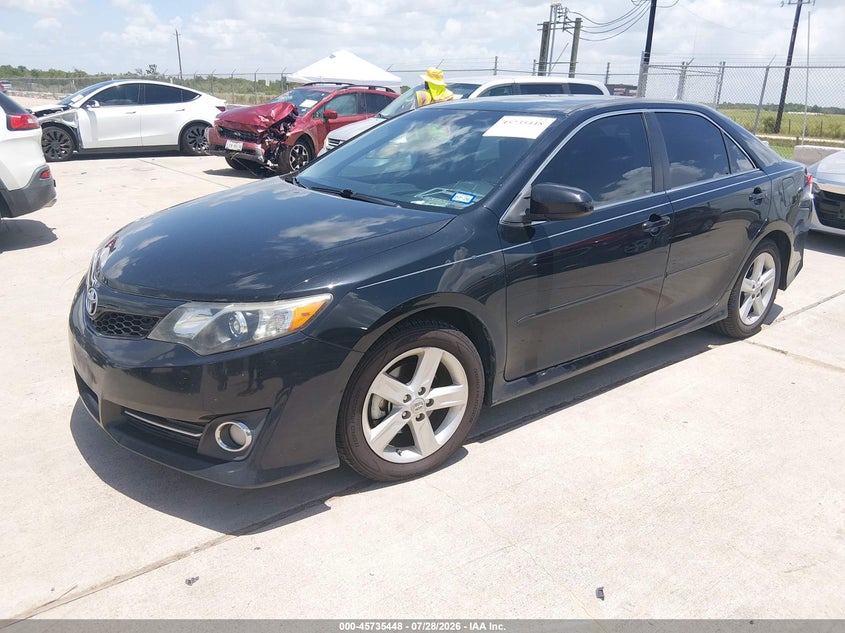Vin: 4t1bf1fk3eu773465, lot: 46234152, toyota camry se 20142