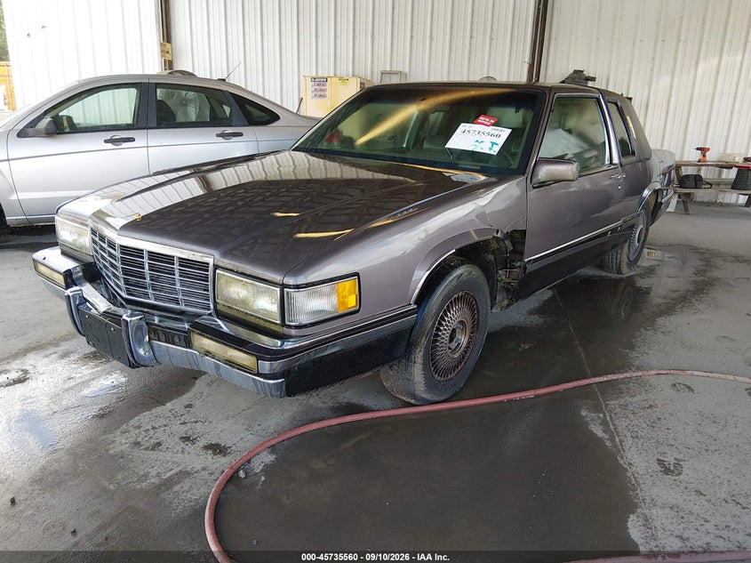 1992 CADILLAC DEVILLE auction photo 2