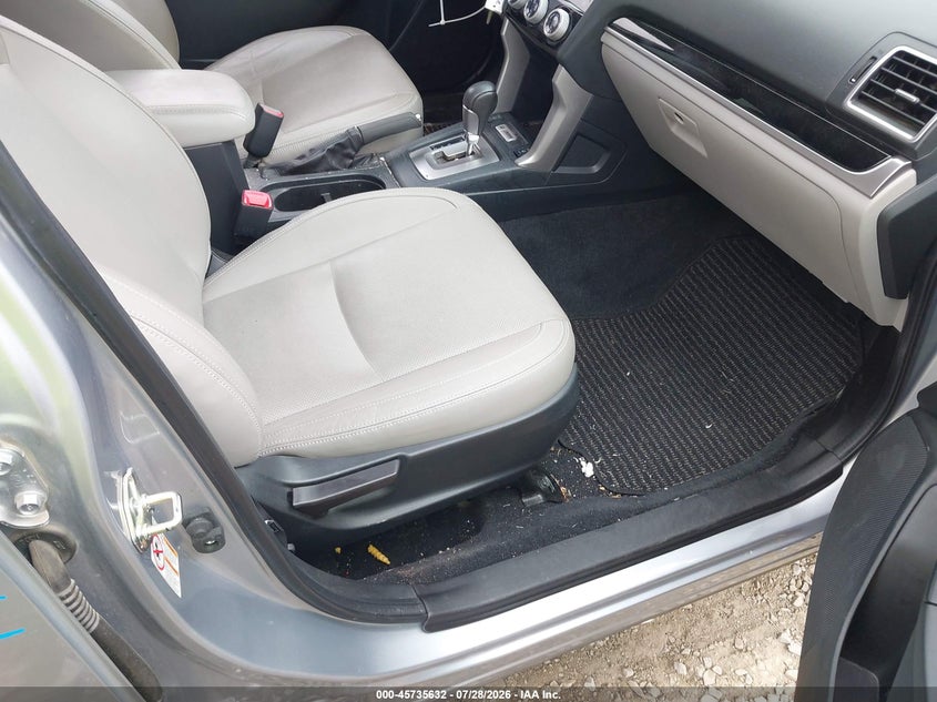 2017 SUBARU FORESTER auction photo 5