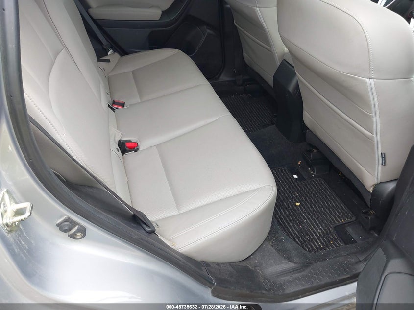 2017 SUBARU FORESTER auction photo 8