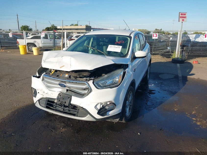 Vin: 1fmcu9gd5hue17693, lot: 46234358, ford escape se 20172