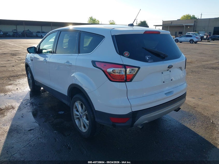 Vin: 1fmcu9gd5hue17693, lot: 46234358, ford escape se 20173