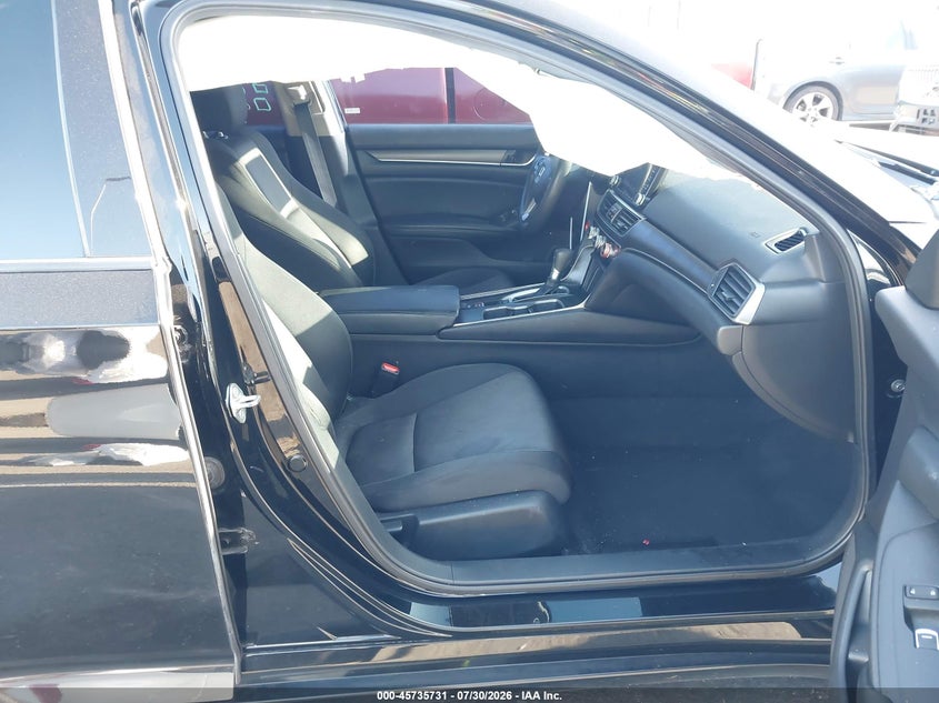 2018 HONDA ACCORD auction photo 5