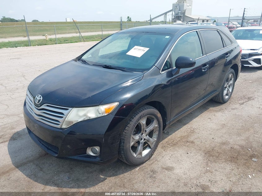 2010 TOYOTA VENZA auction photo 2