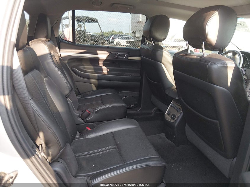 2012 LINCOLN MKT auction photo 8