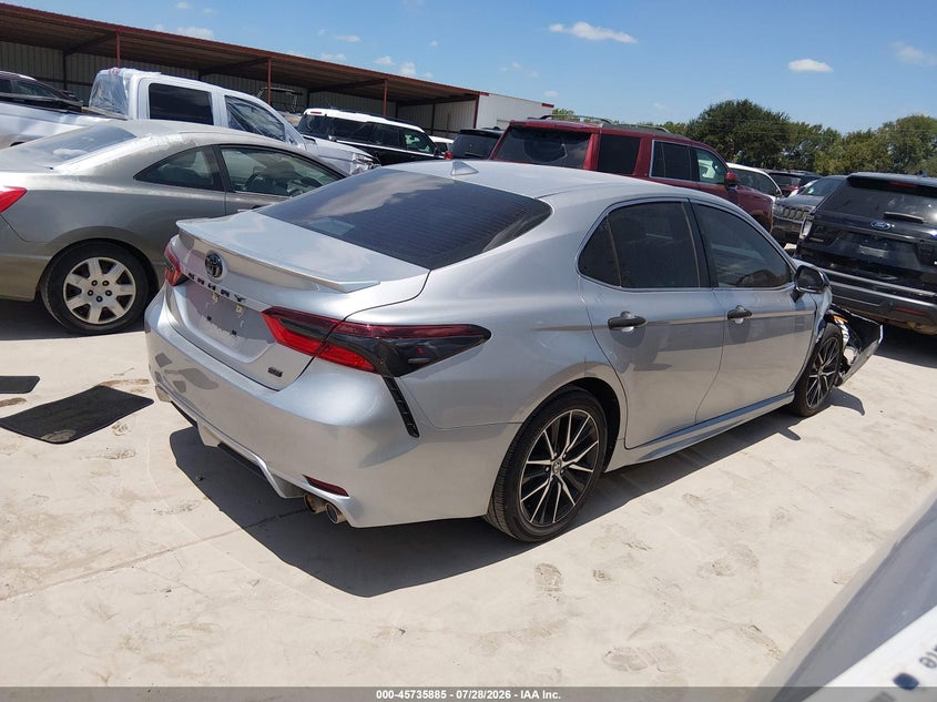 TOYOTA CAMRY - zdjęcie 14