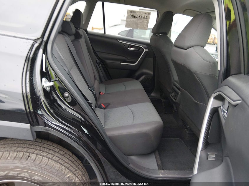 TOYOTA RAV4 - zdjęcie 8
