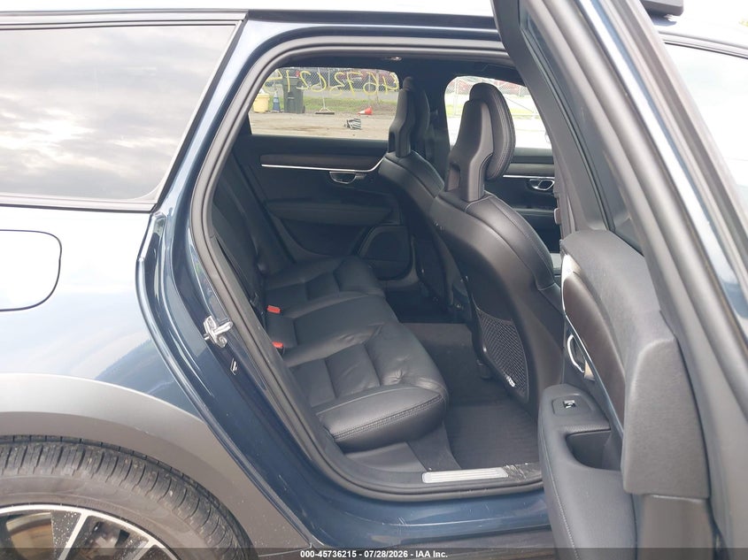 2018 VOLVO V90 CROSS COUNTRY auction photo 8