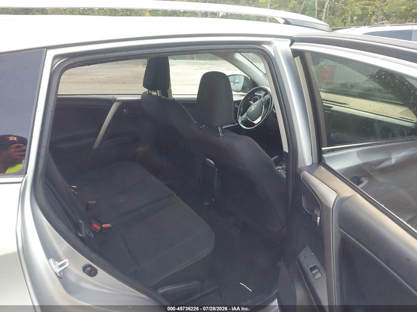 2018 TOYOTA RAV4 auction photo 8