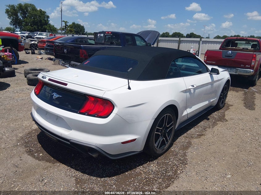 FORD MUSTANG - zdjęcie 4