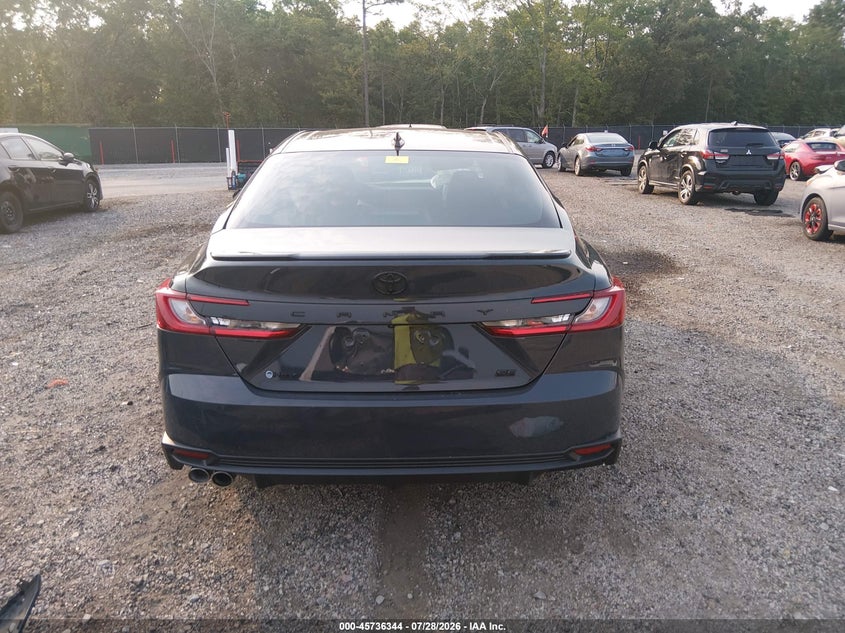 TOYOTA CAMRY - zdjęcie 17