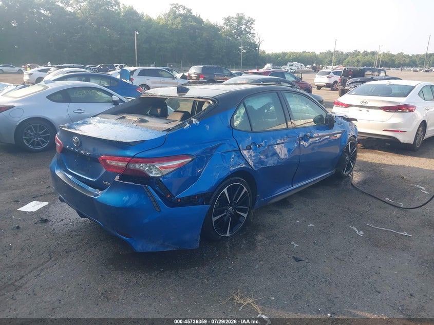 2018 TOYOTA CAMRY auction photo 4