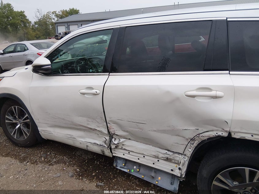 TOYOTA HIGHLANDER - zdjęcie 14