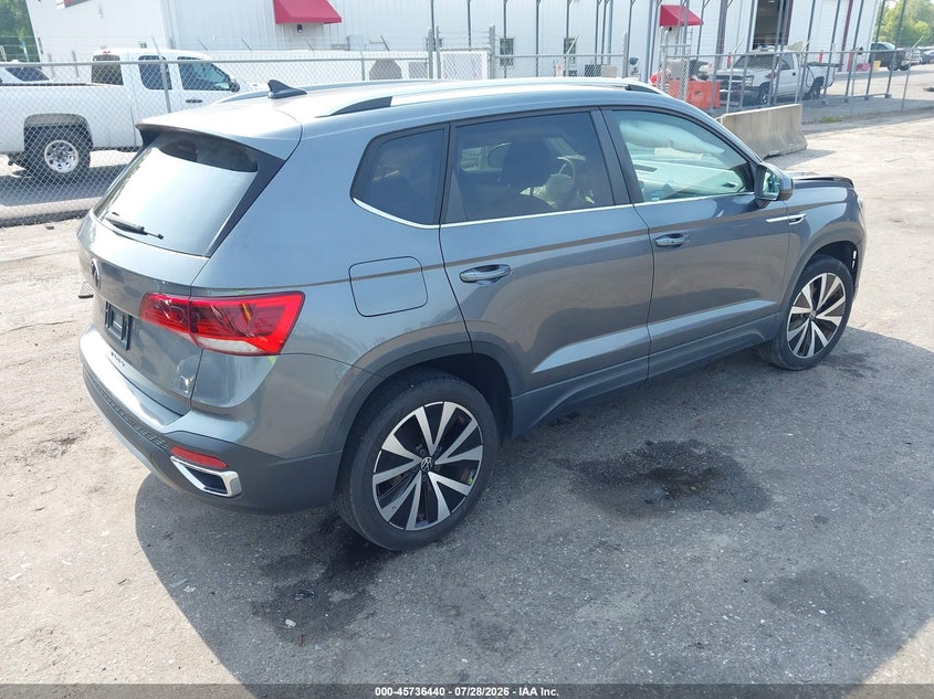 2022 VOLKSWAGEN TAOS auction photo 4