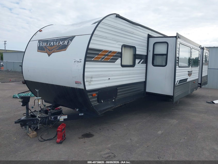 2021 FOREST RIVER WILDWOOD 31KQBTS TRAVEL TRAILER auction photo 2