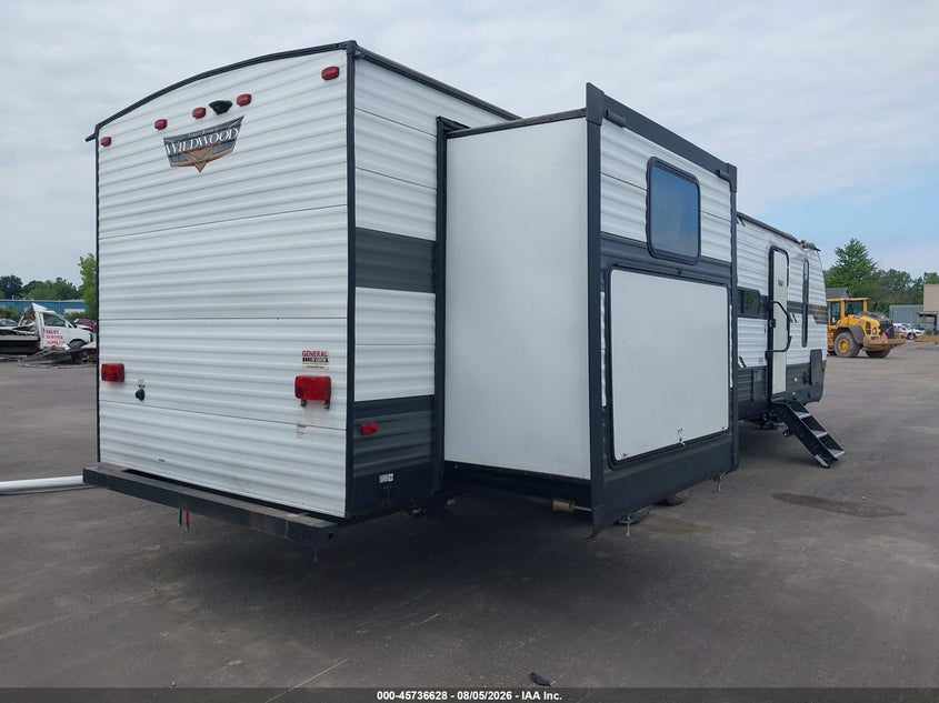2021 FOREST RIVER WILDWOOD 31KQBTS TRAVEL TRAILER auction photo 4