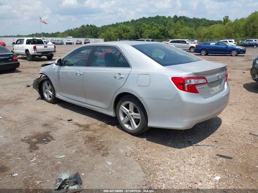 Vin: 4t1bf1fk2eu339103, lot: 46235399, toyota camry se 20143