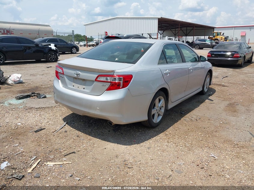 Vin: 4t1bf1fk2eu339103, lot: 46235399, toyota camry se 20144