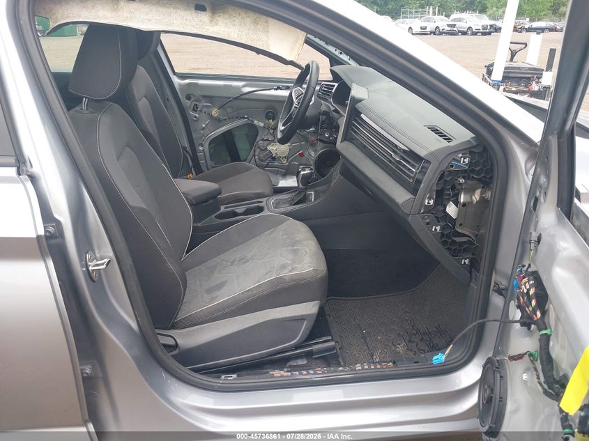 2025 VOLKSWAGEN JETTA auction photo 5