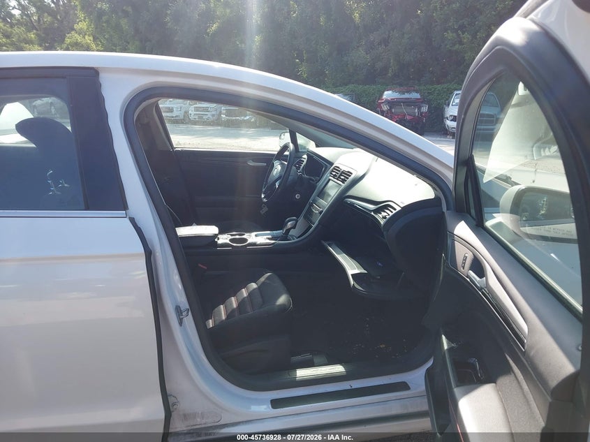 2013 FORD FUSION auction photo 5