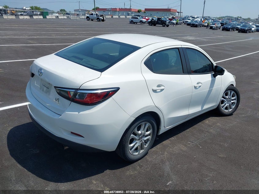 Vin: 3mydlbzvxgy132574, lot: 46235657, scion ia 20164