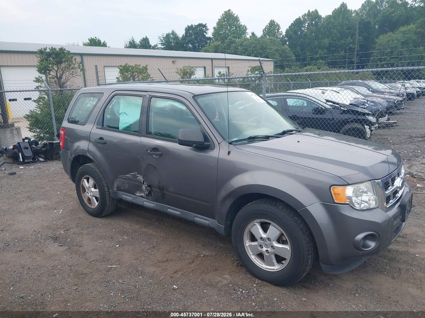 Vin: 1fmcu9c74bkb70685, lot: 46235705, ford escape xls 2011 img_1