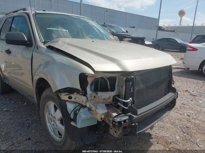 2011 FORD ESCAPE auction photo 6