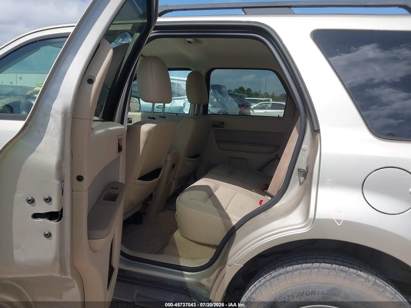 2011 FORD ESCAPE auction photo 8