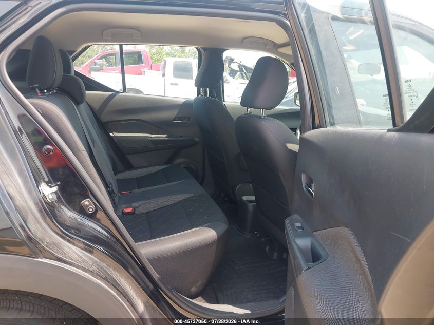 2019 NISSAN KICKS auction photo 8
