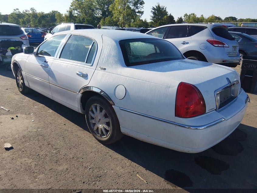 2010 LINCOLN TOWN CAR auction photo 3